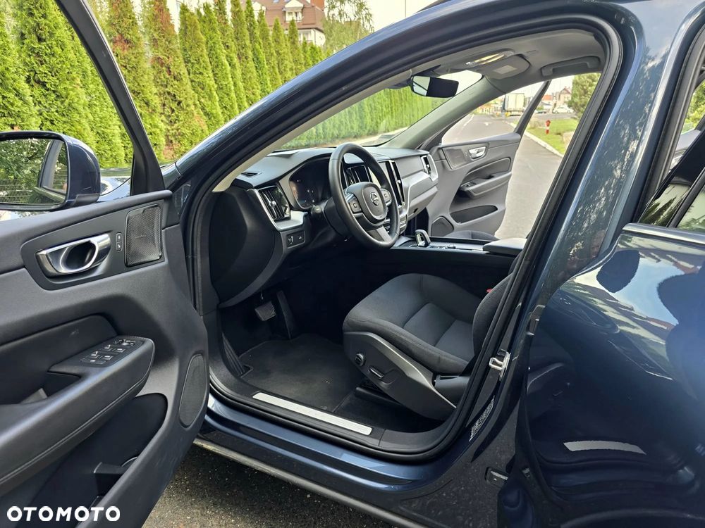 Volvo XC 60 B5 B AWD Momentum Pro - 13