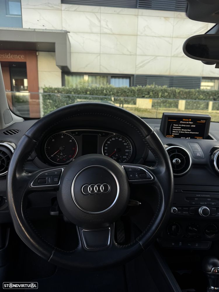 Audi A1 Sportback 1.6 TDi S-line S tronic - 11