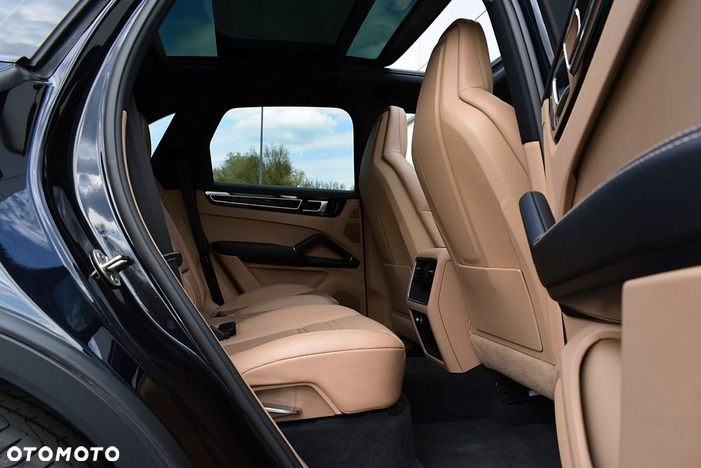 Porsche Cayenne Platinum Edition - 7
