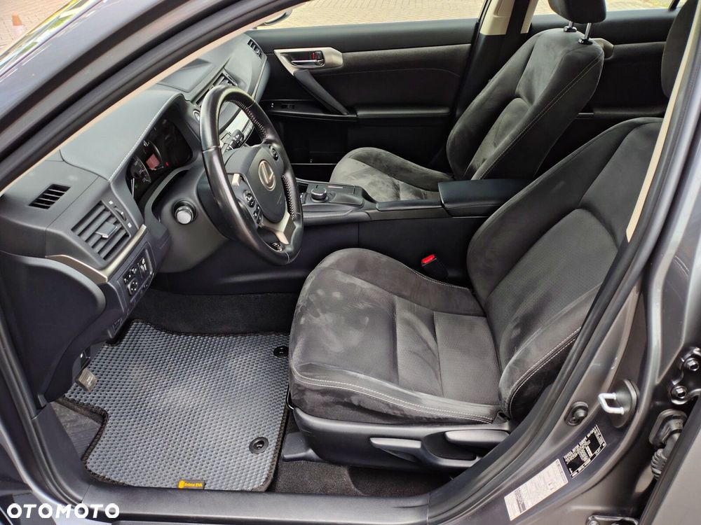 Lexus CT - 15