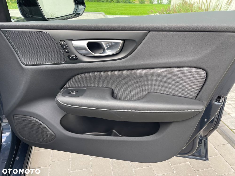 Volvo S60 B4 B Ultimate Dark - 28