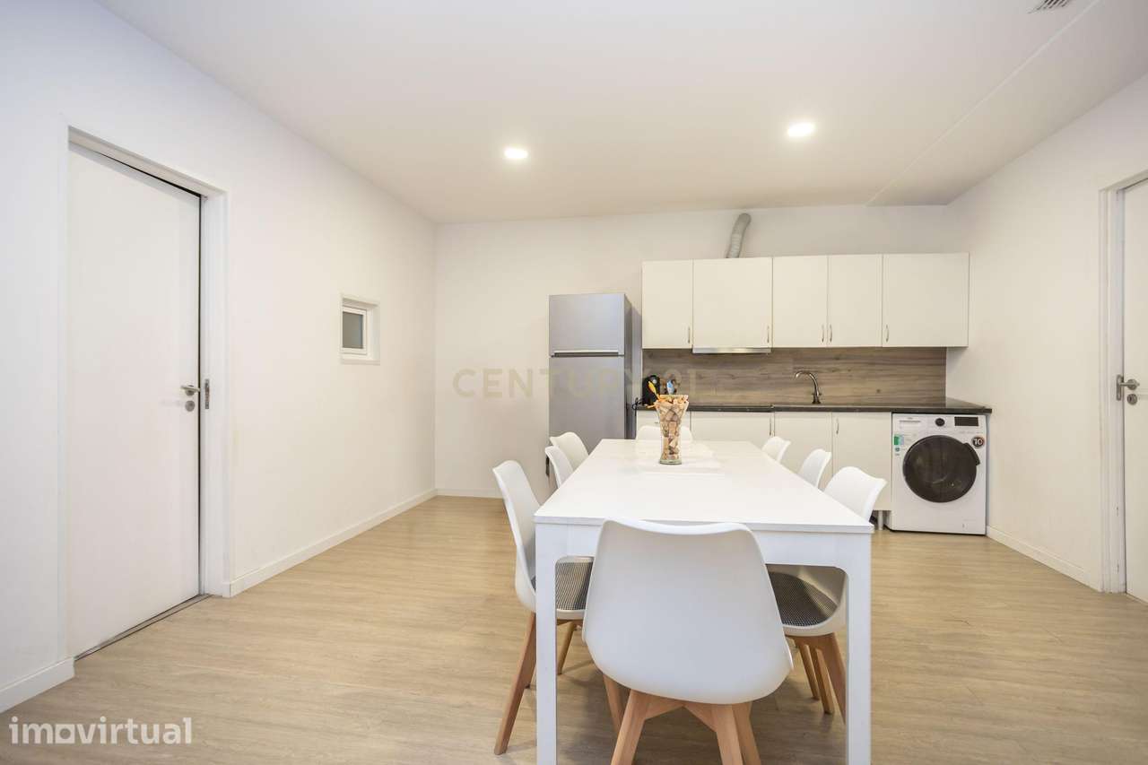 Espaço Comercial com Potencial para Habitação - Grande imagem: 4/19