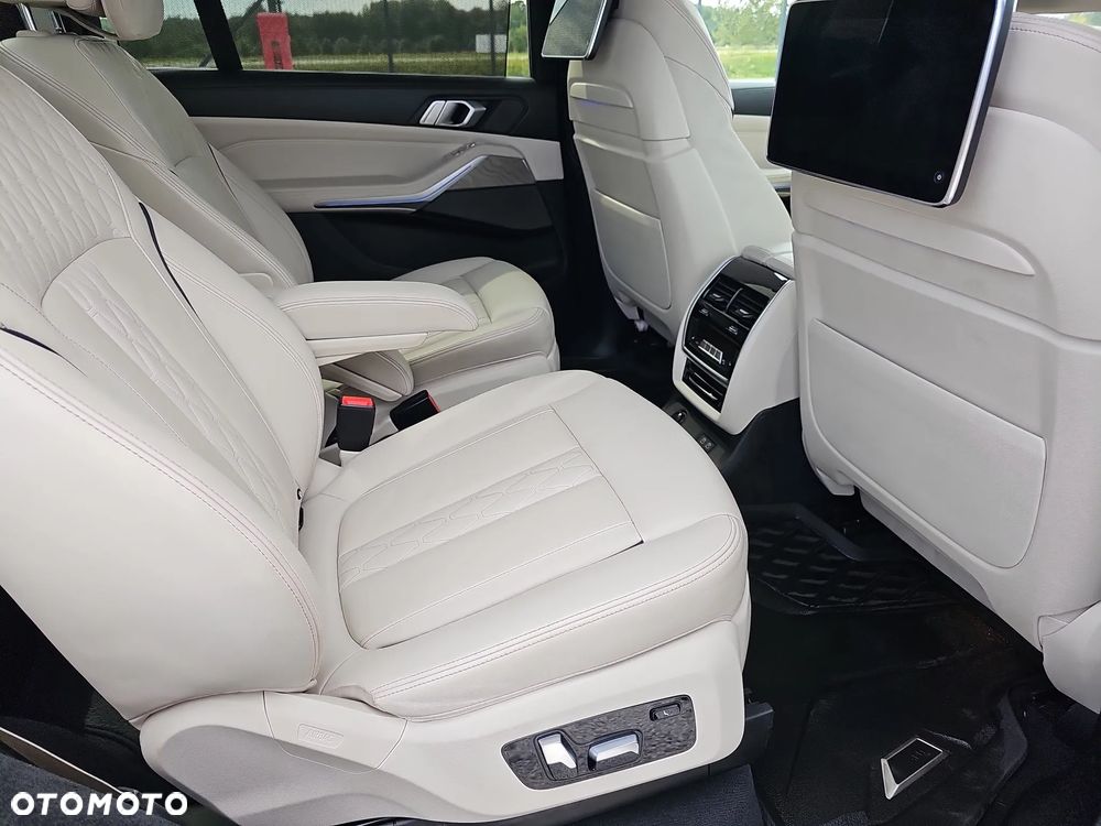 BMW X7 M50d sport - 22