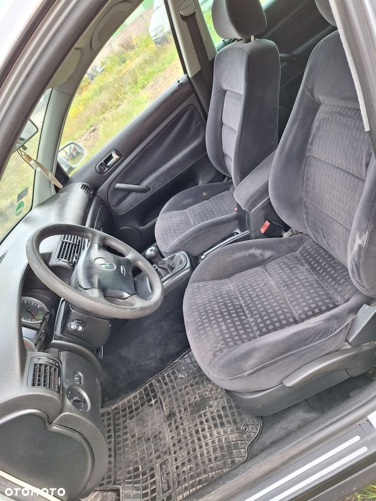 Volkswagen Passat - 7