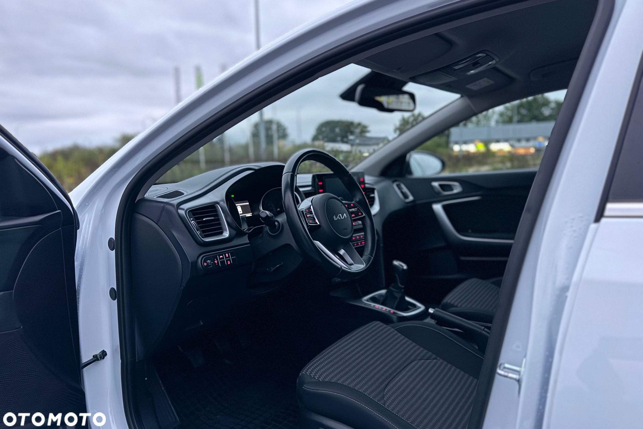 Kia Ceed 1.5 T-GDI M - 24