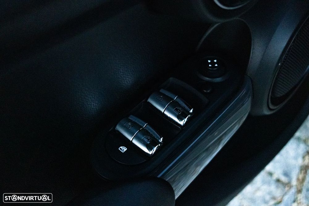 MINI 5 Portas One D - 18