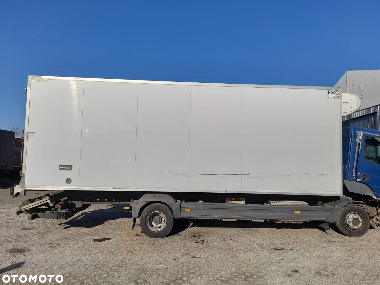 Kontener izoterma zabudowa Mercedes 7,45x2,6x2,65m - 4