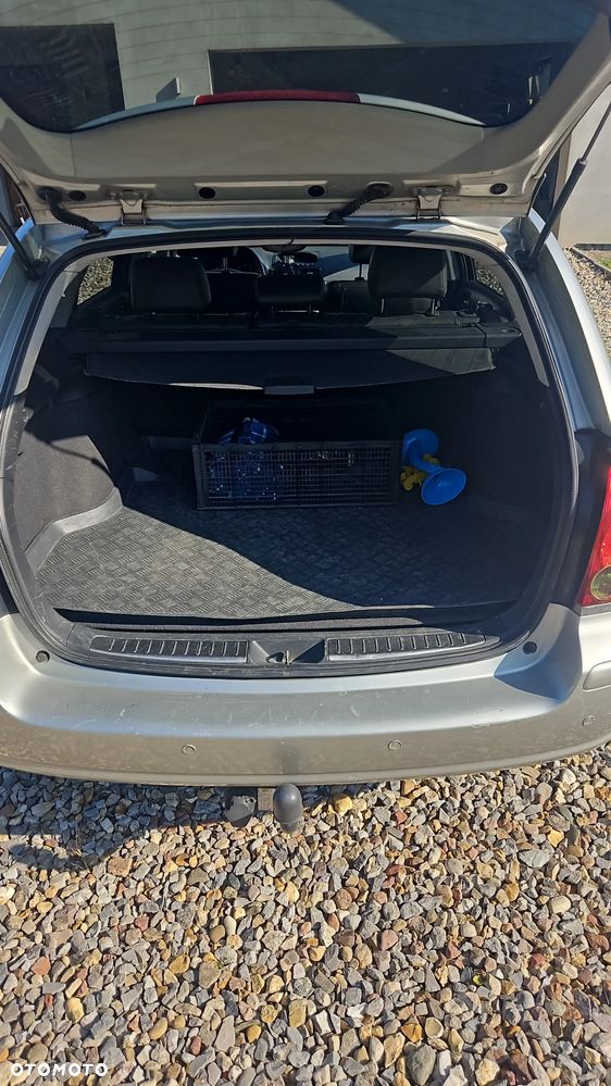 Toyota Avensis - 13