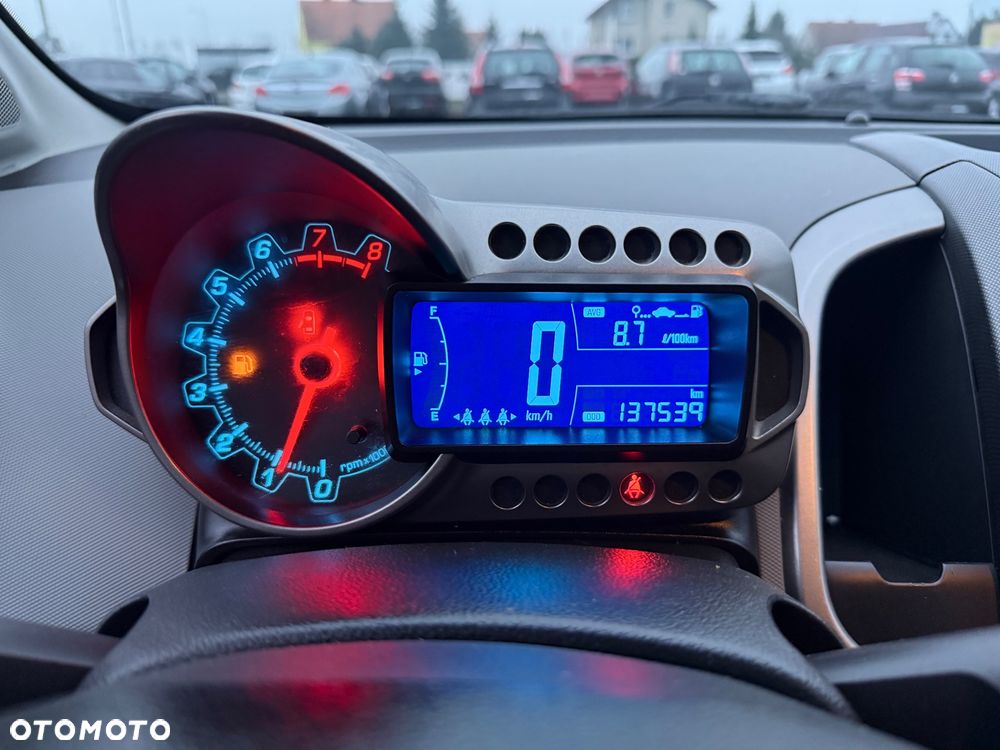 Chevrolet Aveo 1.6 LTZ S/S - 14