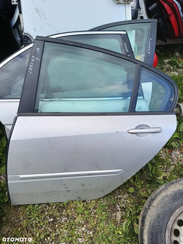 RENAULT LAGUNA III 3  HB  09R DRZWI LEWE TYŁ TYLNE SREBRNE - 1