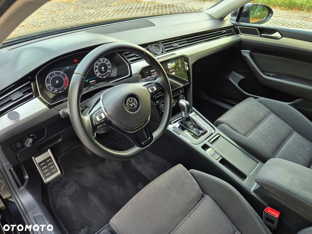 Volkswagen Passat Variant 2.0 TDI SCR DSG - 8