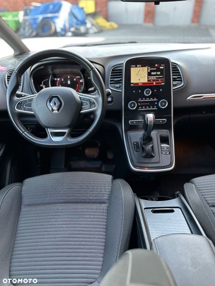 Renault Grand Scenic - 26