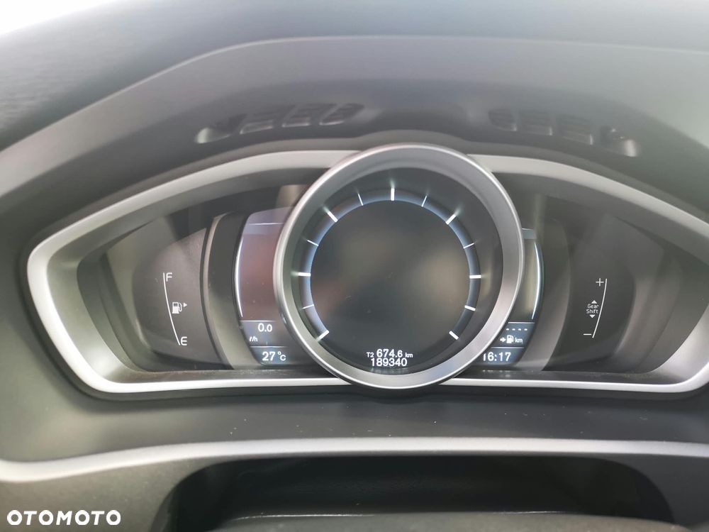 Volvo V40 D2 Momentum - 16
