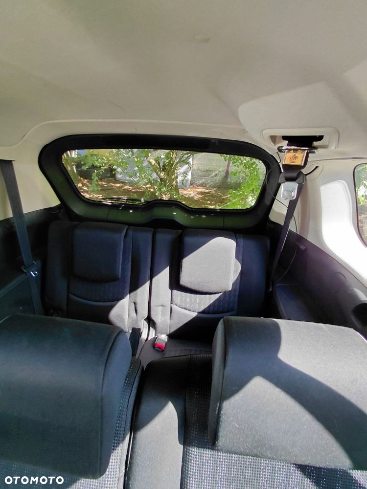 Mazda 5 - 7