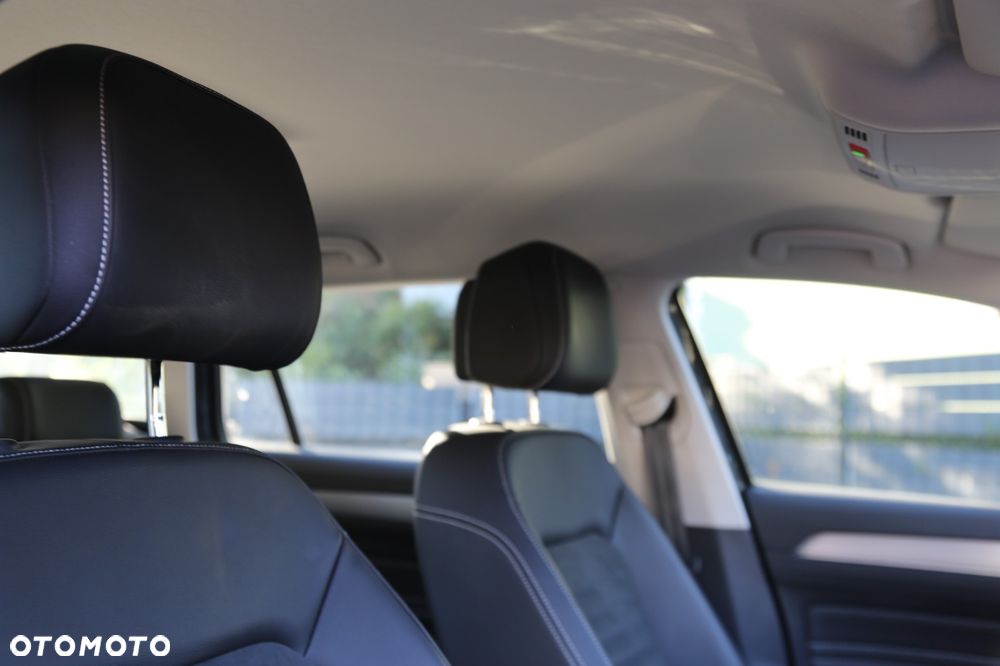 Volkswagen Passat 1.5 TSI OPF DSG Elegance - 39