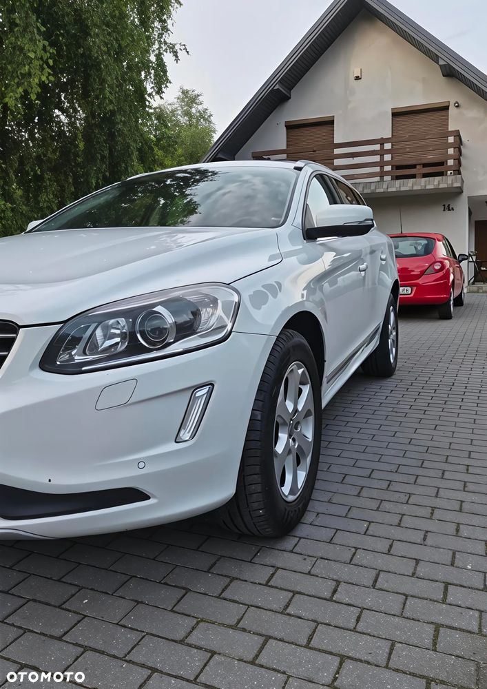 Volvo XC 60 D5 AWD Momentum - 8