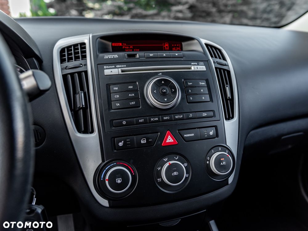 Kia Ceed - 34