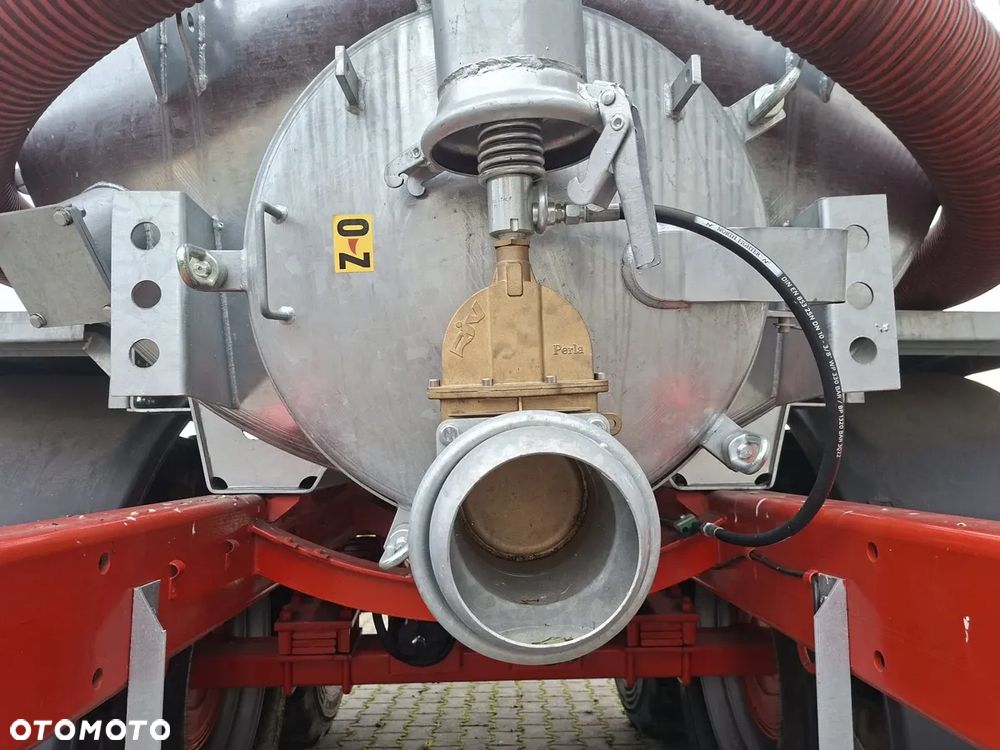 POMOT Chojna Wóz asenizacyjny Beczka do gnojowicy 13000 litrów T 546/1 - 23