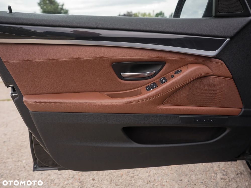 BMW Seria 5 525d Modern Line - 28