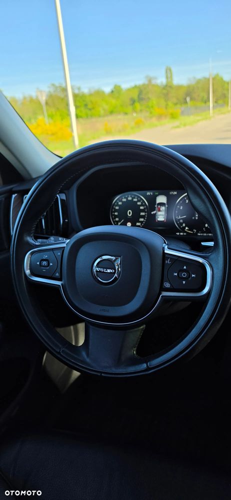 Volvo XC 60 T5 AWD Momentum - 27