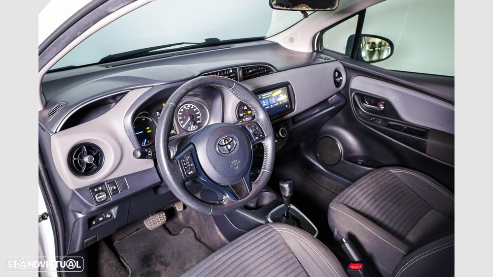 Toyota Yaris — fotografia 12