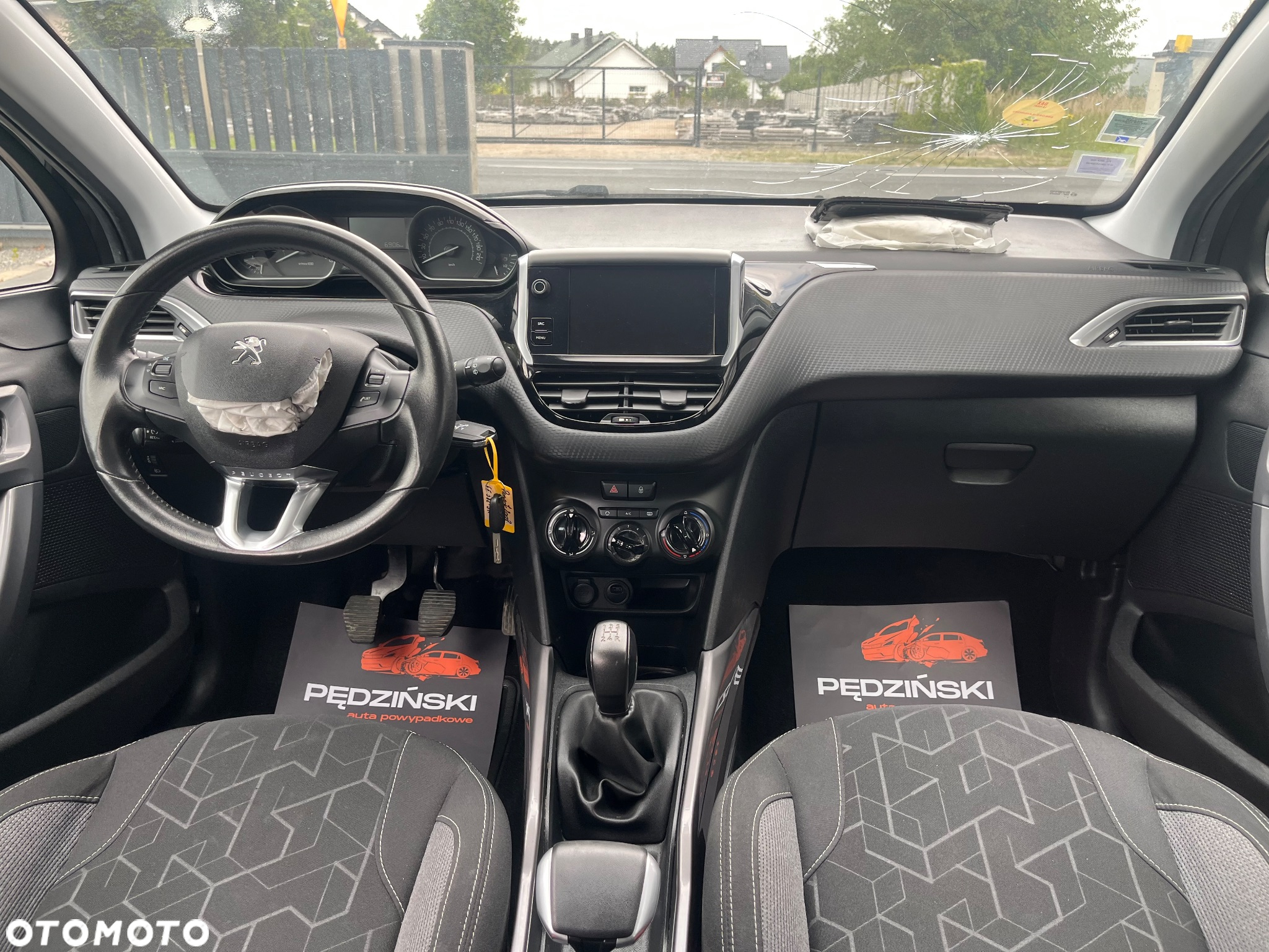 Peugeot 2008 - 8