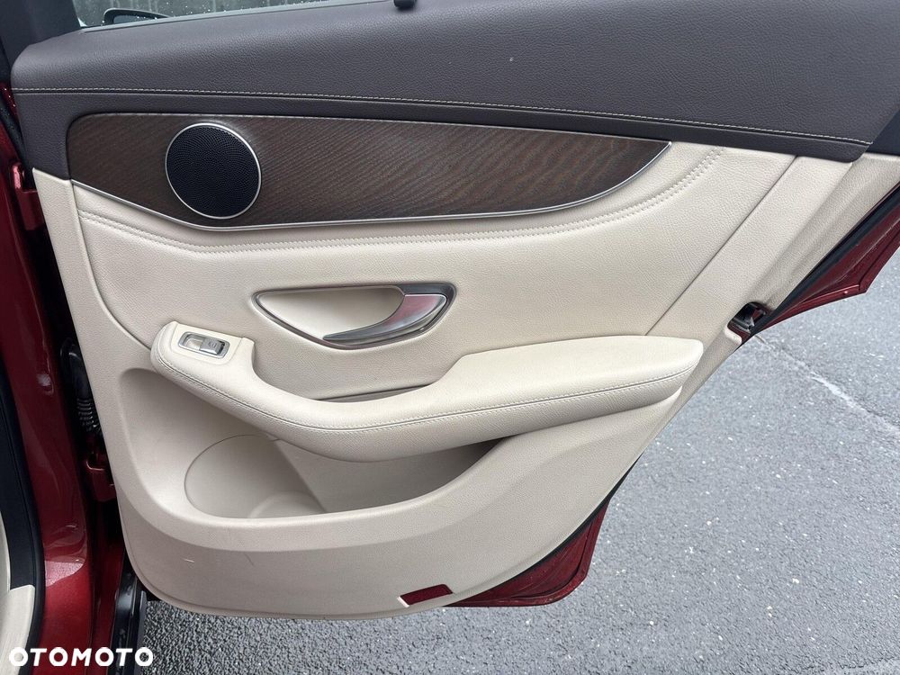 Mercedes-Benz GLC - 22