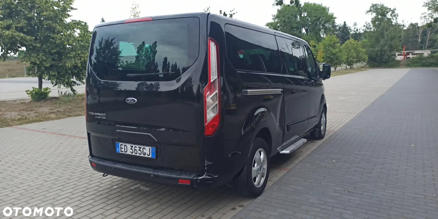 Ford Tourneo Custom - 18