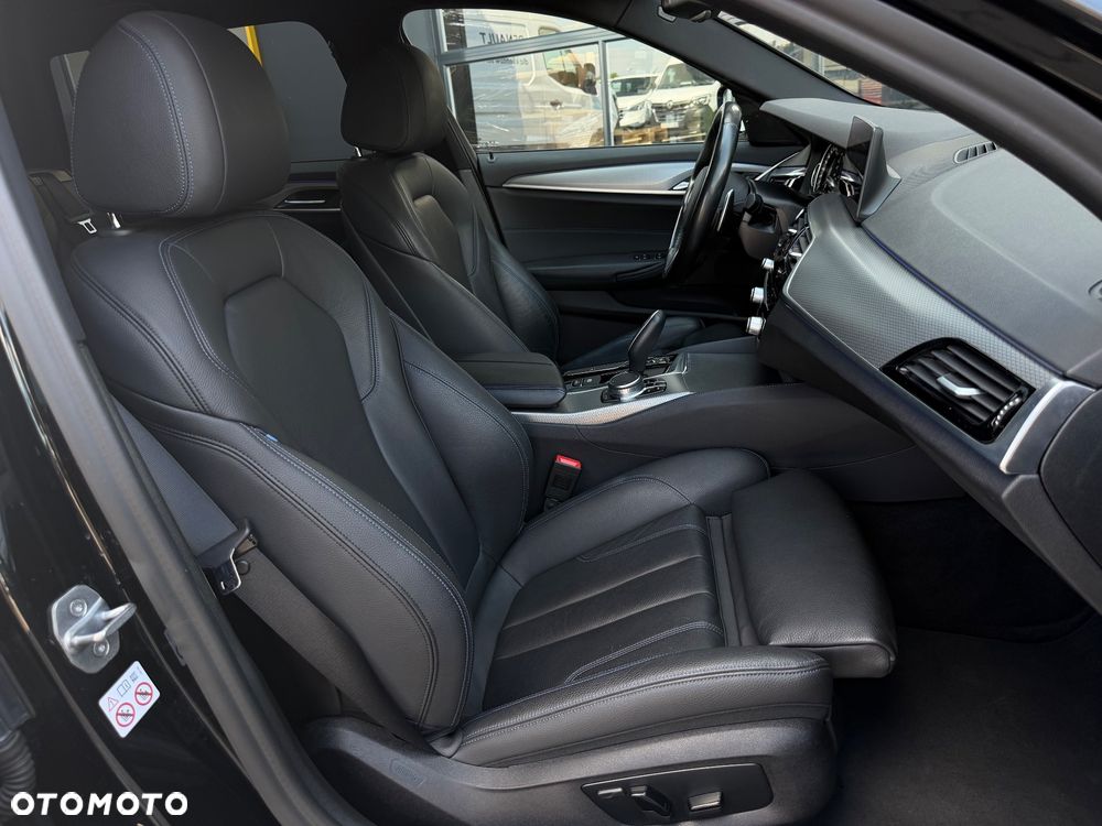 BMW Seria 5 520d xDrive M Sport sport - 33