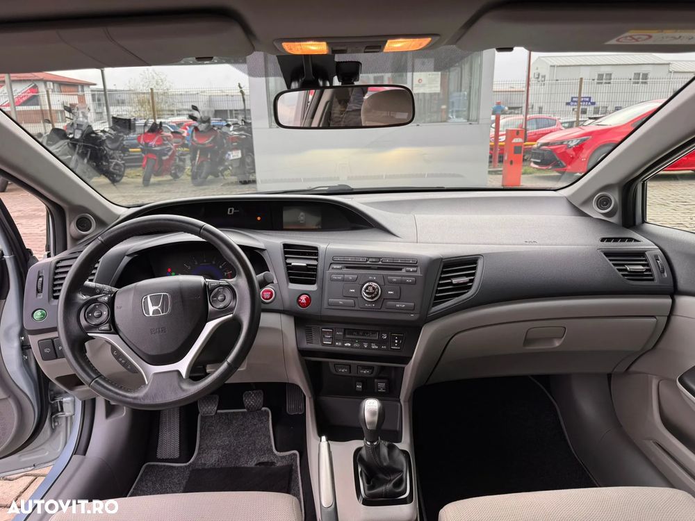 Honda Civic 1.8 ES - 16