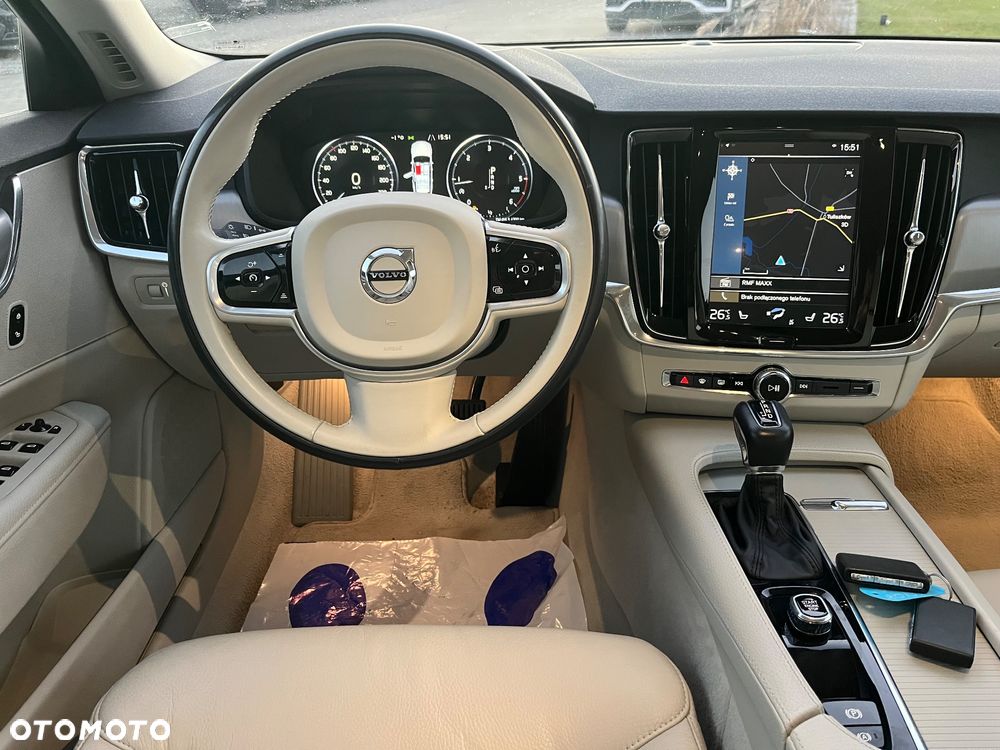 Volvo V90 D3 Geartronic Momentum Pro - 17