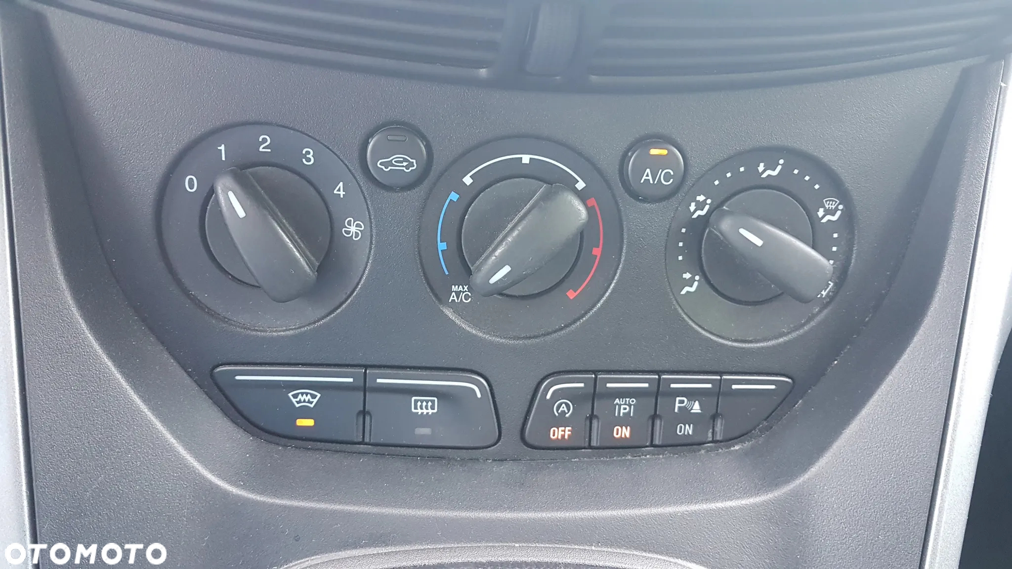 Ford Grand C-MAX - 14