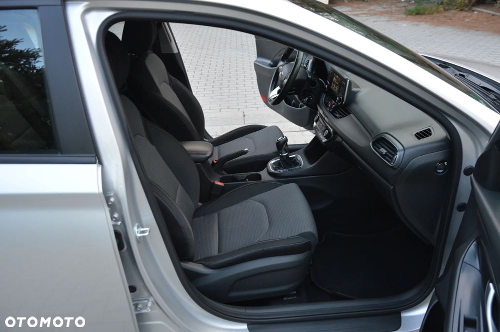 Hyundai i30 1.0 T-GDI Connect & Go - 17