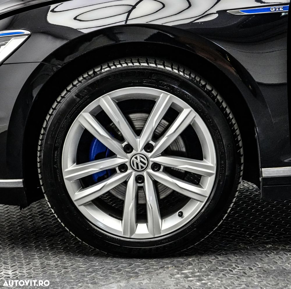 Volkswagen Passat GTE - 22