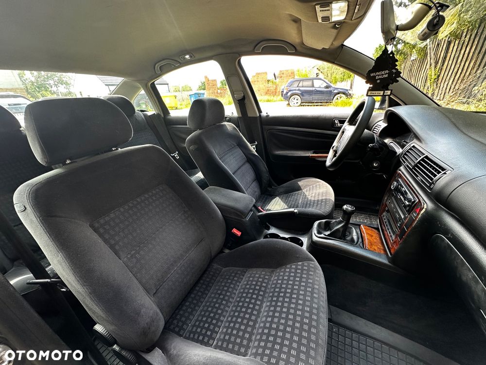 Volkswagen Passat 1.9 TDI Comfortline - 18