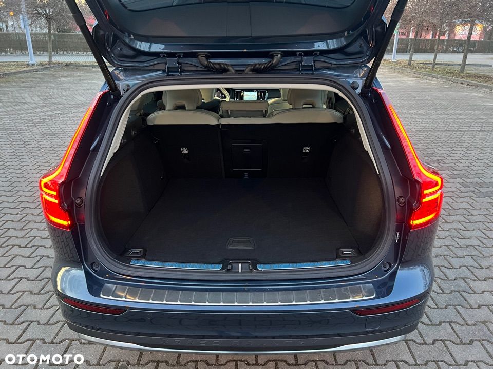 Volvo V60 B5 B AWD Plus Dark - 26