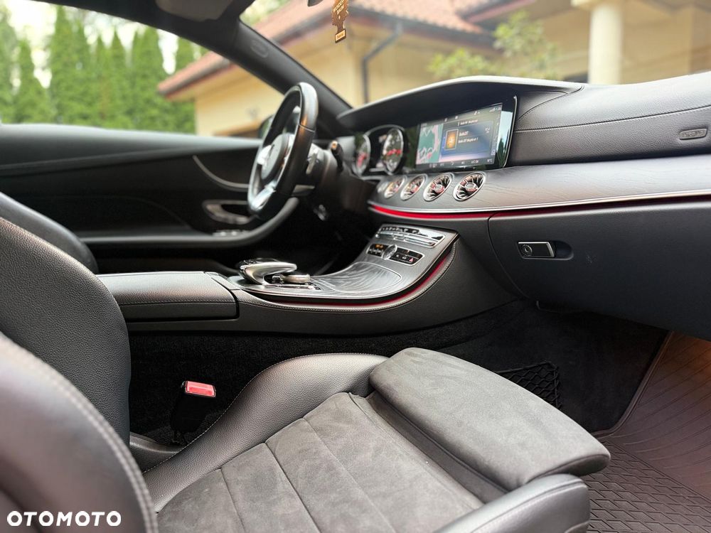 Mercedes-Benz Klasa E 220 d 4-Matic 9G-TRONIC - 13
