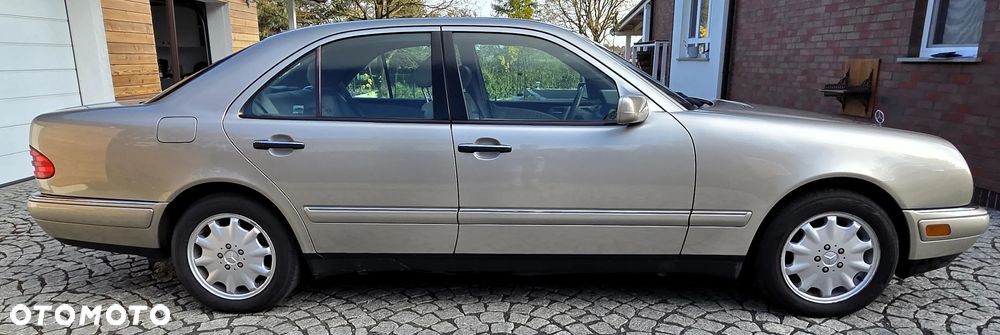 Mercedes-Benz Klasa E - 31
