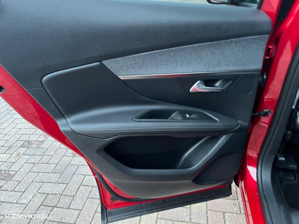 Peugeot 3008 PureTech 130 Stop & Start GPF EAT8 Allure - 18