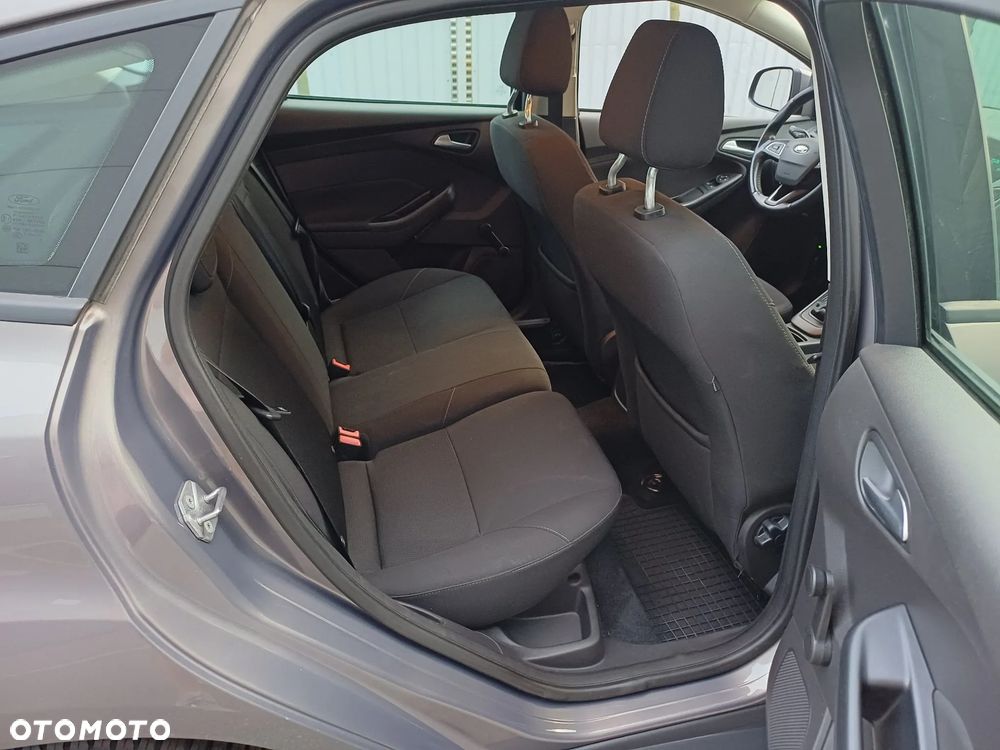 Ford Focus 1.6 Trend - 15