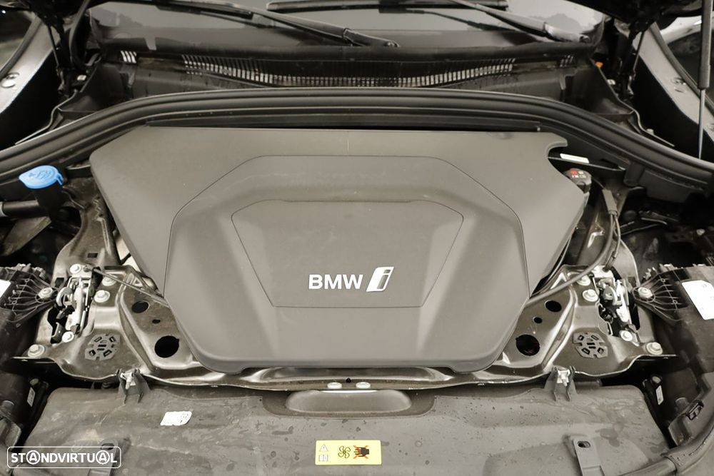 BMW iX2 eDrive20 Pack Desportivo M - 29
