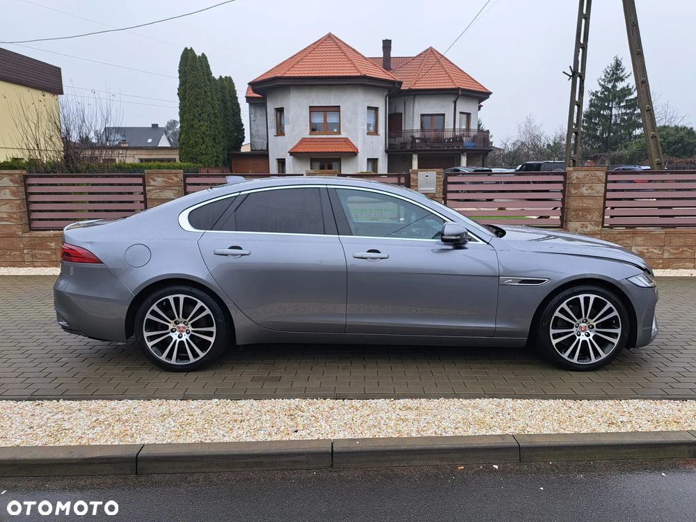 Jaguar XF D200 R-Dynamic HSE - 3
