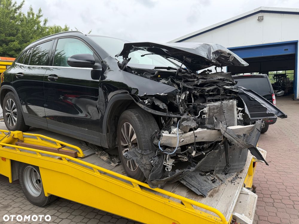 Mercedes-Benz GLA - 1