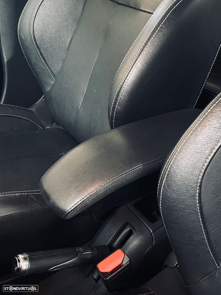 Peugeot 208 PureTech 110 Stop & Start Allure - 23