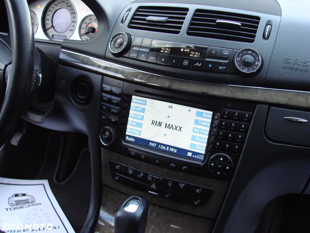 Mercedes-Benz Klasa E 55 AMG Automatik - 23