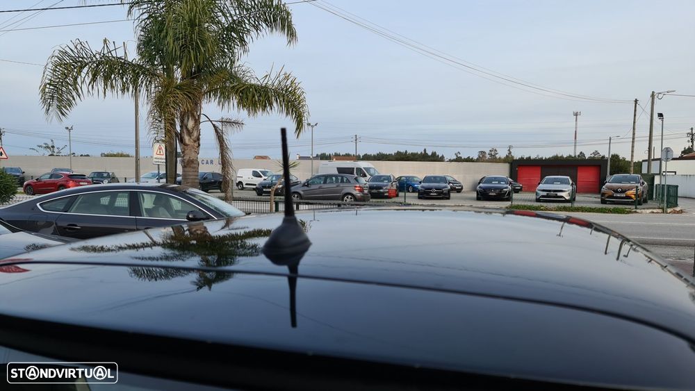 MINI 3 Portas Cooper D - 28