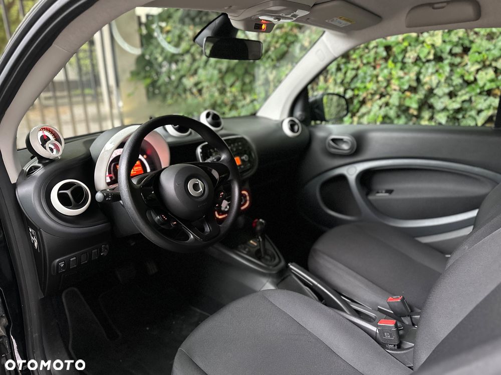 Smart Fortwo EQ - 12
