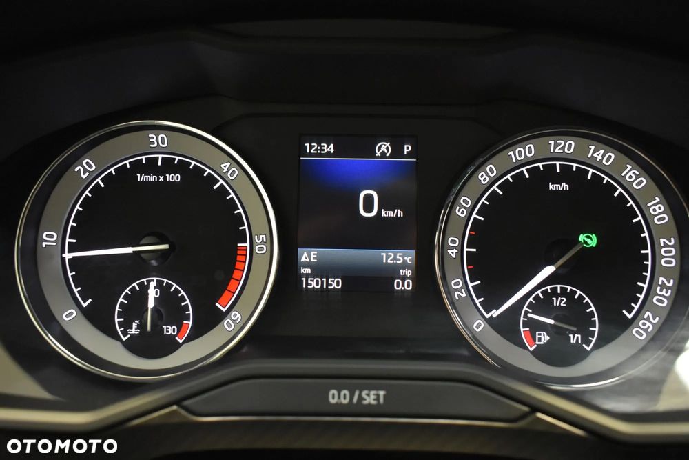 Skoda Superb 2.0 TDI Sportline DSG - 20