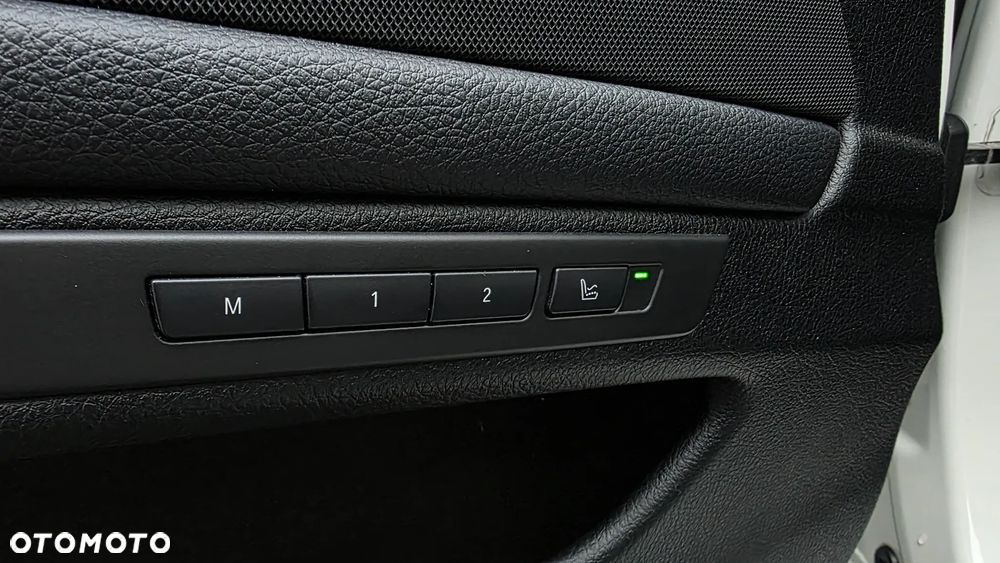BMW Seria 5 535d xDrive - 24