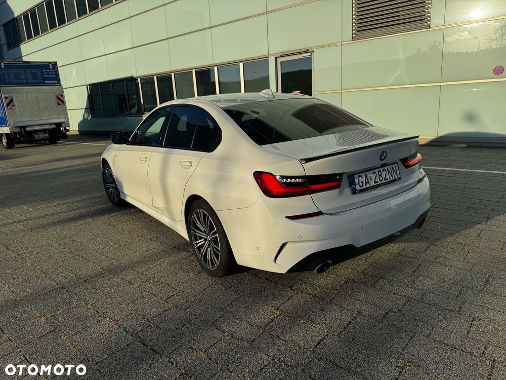 BMW Seria 3 318i M Sport - 4